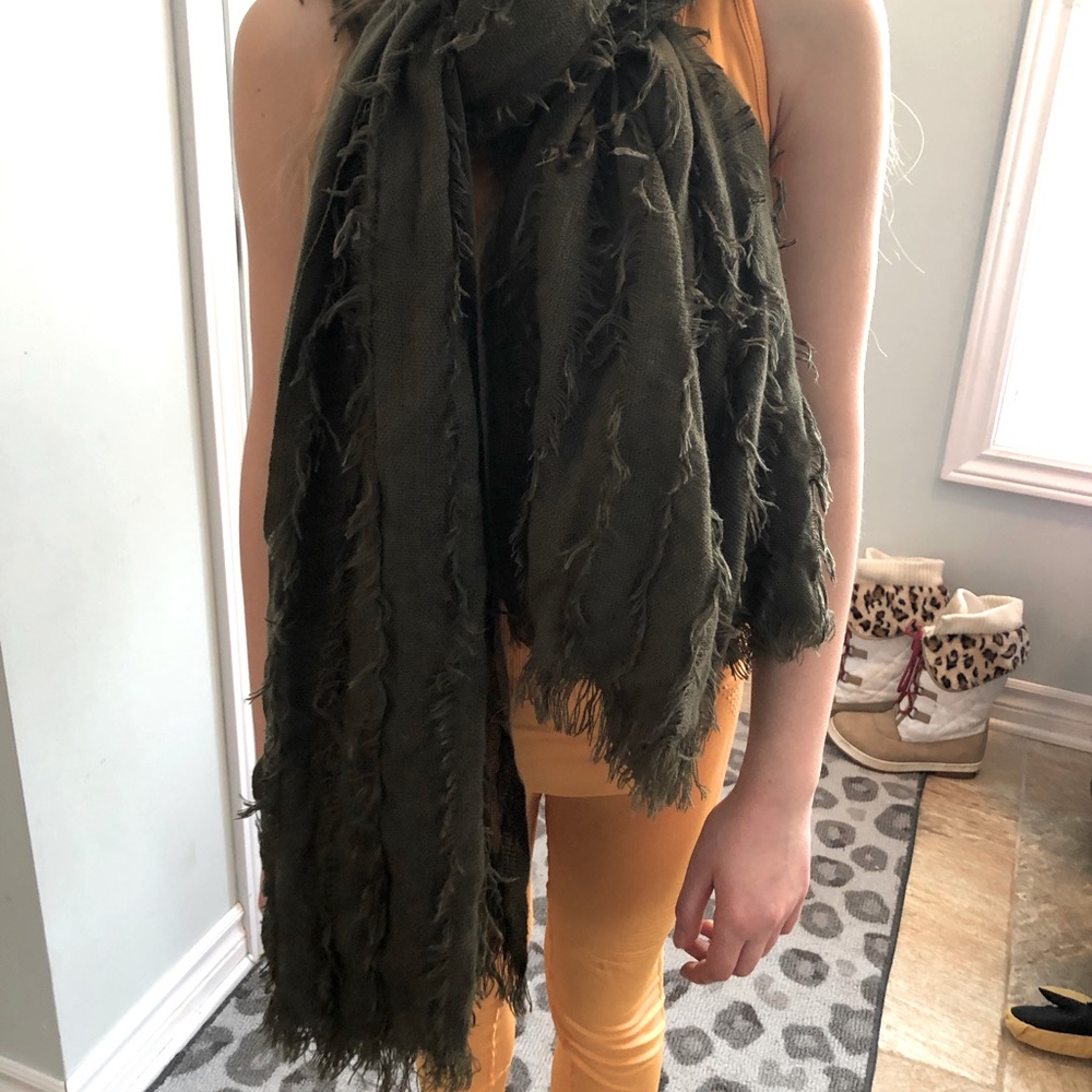 Green scarf, huge